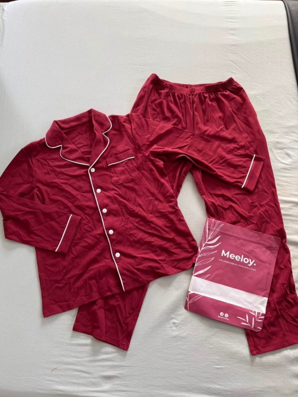 Meeloy bamboo women’s pjs, size medium, never worn.